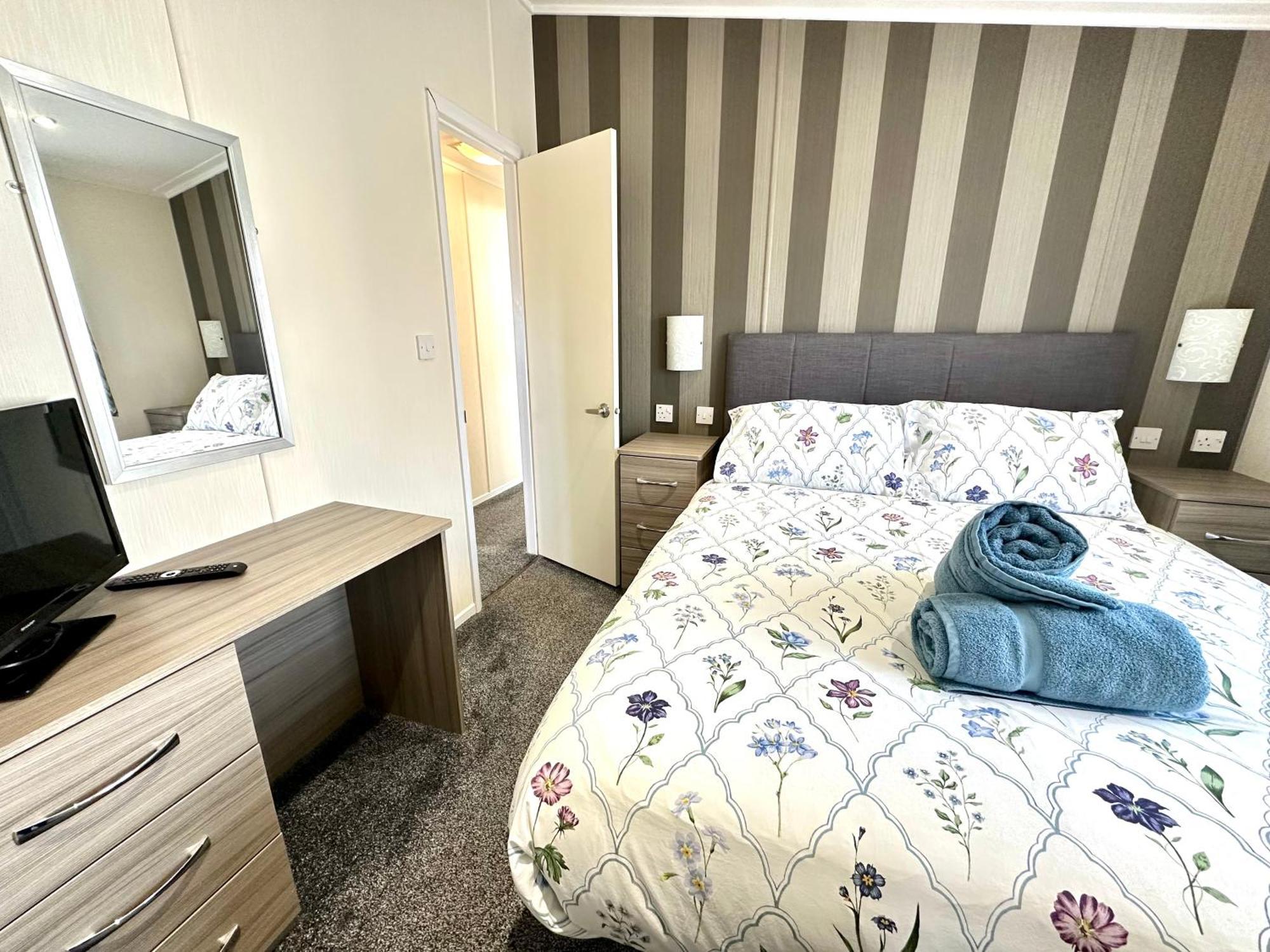Bluebell Lodge, Dog Friendly * South Cerney